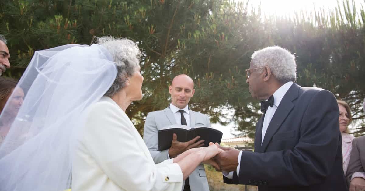 Vous ne devinerez jamais quelle tendance photo de mariage fait fureur cette année !